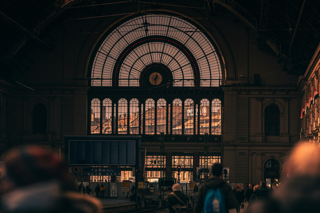 Budapestről vonattal külföldre: városok, árak és útvonalak 2026